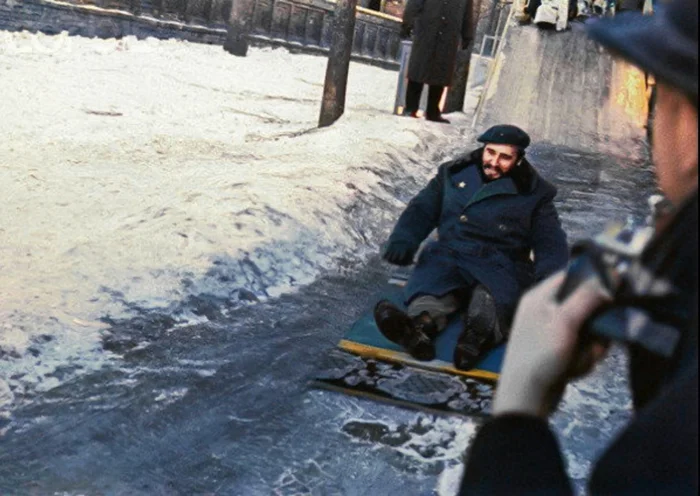 20 раскрашенных фотографий известных личностей ХХ века из СССР и всего мира