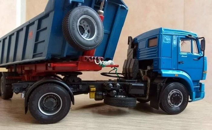 Миниатюрные модели КАМАЗ