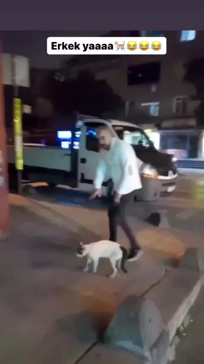 Отпусти меня! Я разорву его!