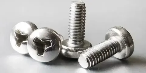 Чем открутить Y-образные винты?