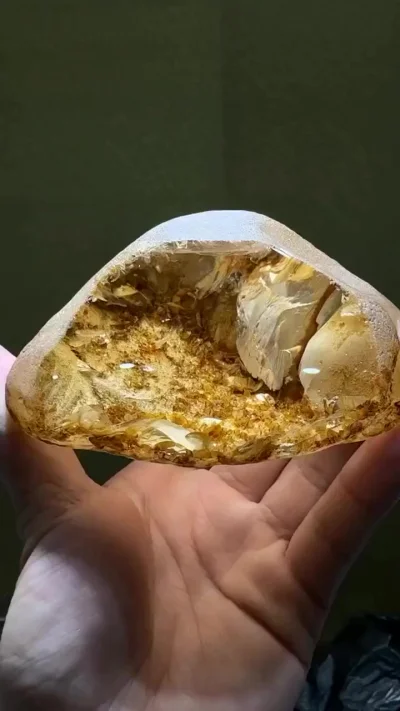 Пример красивейшей шлифовки горного хрусталя