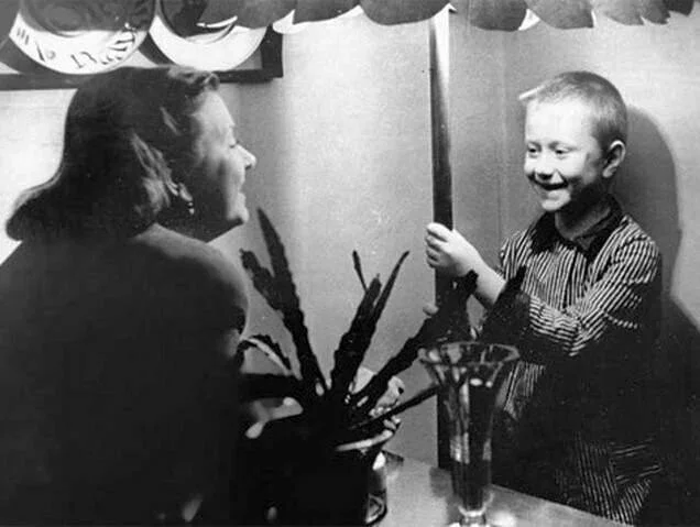 Советские актеры и актрисы: фотографии из их детства