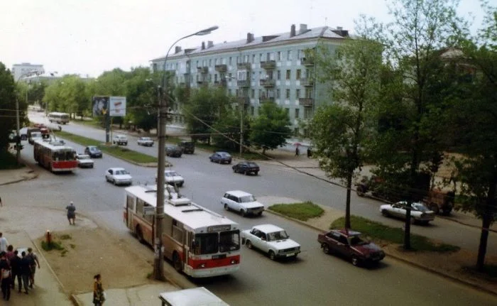 Увлекательные кадры из 90-х