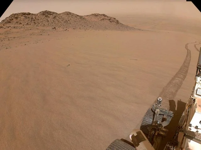 Робот Perseverance отправил новые фотографии с поверхности Красной планеты