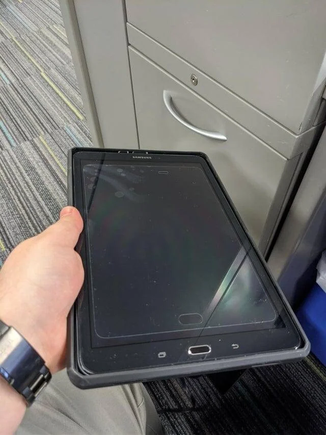 Провалы в технике: 15 смешных и нелепых ситуаций