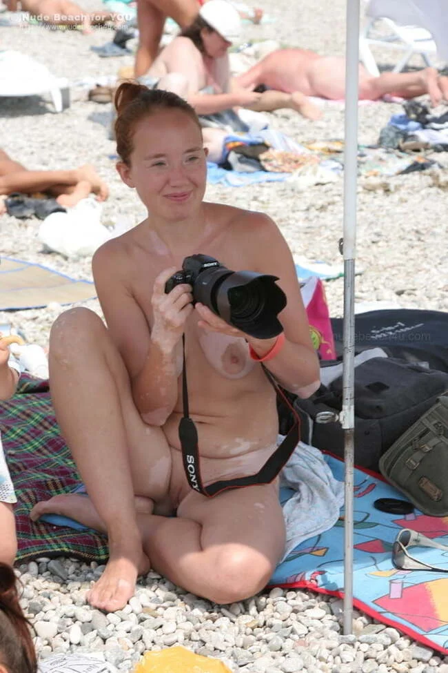 нудисты ню Нудисты на пляже заряжаются позитивом | girls.uCrazy.org