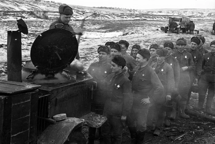 Полевая кухня в действии: кто наелся лучше — тот и выиграл