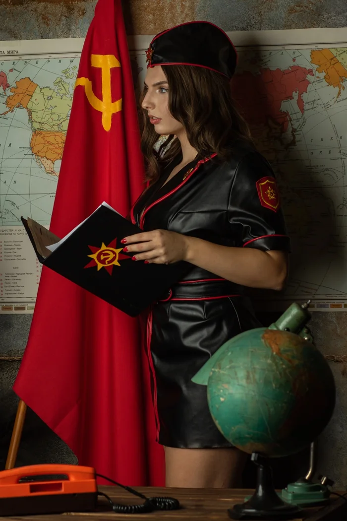 Косплей Даши Федорович из Command & Conquer: Red Alert 3