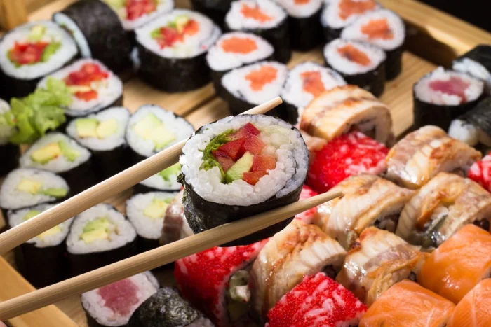 Топ-10 доставок роллов в Пскове. Акции и скидки. Лучшие суши и роллы в городе Псков - вкусно и недорого.