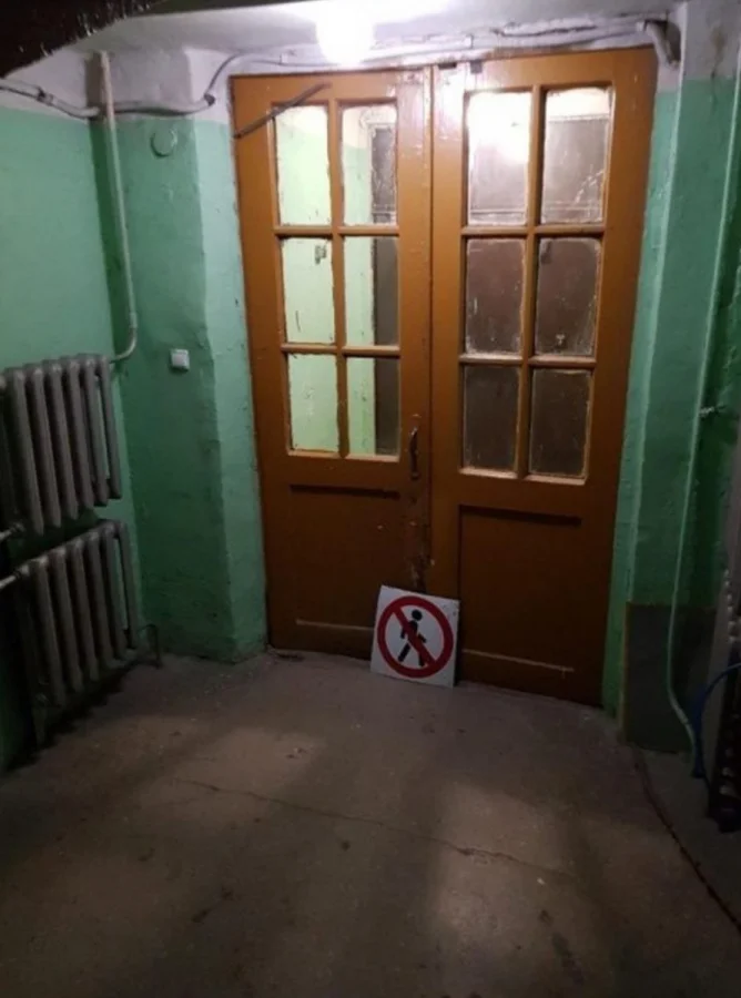 Когда заходишь и офигеваешь: 20 необычных историй из российских подъездов