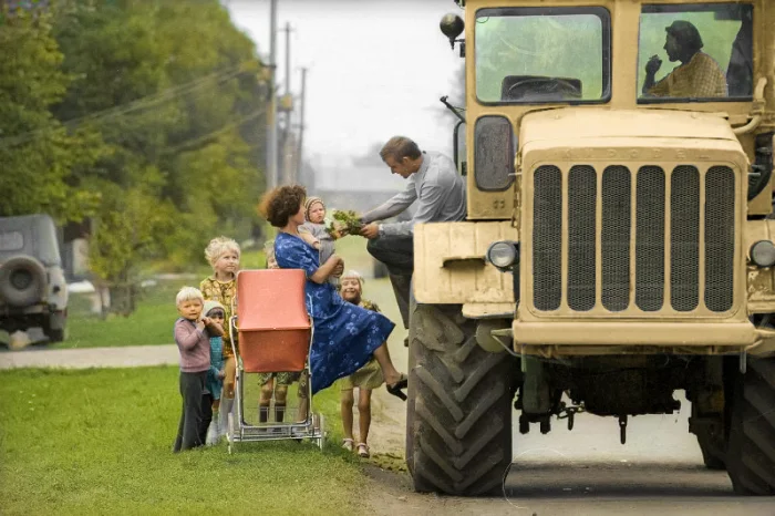 20 раскрашенных снимков из СССР, передающих дух той эпохи