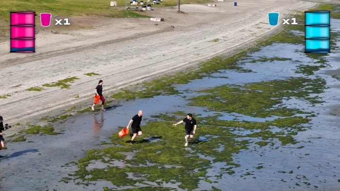 Сильные девушки против диванных бойцов: кто кого?