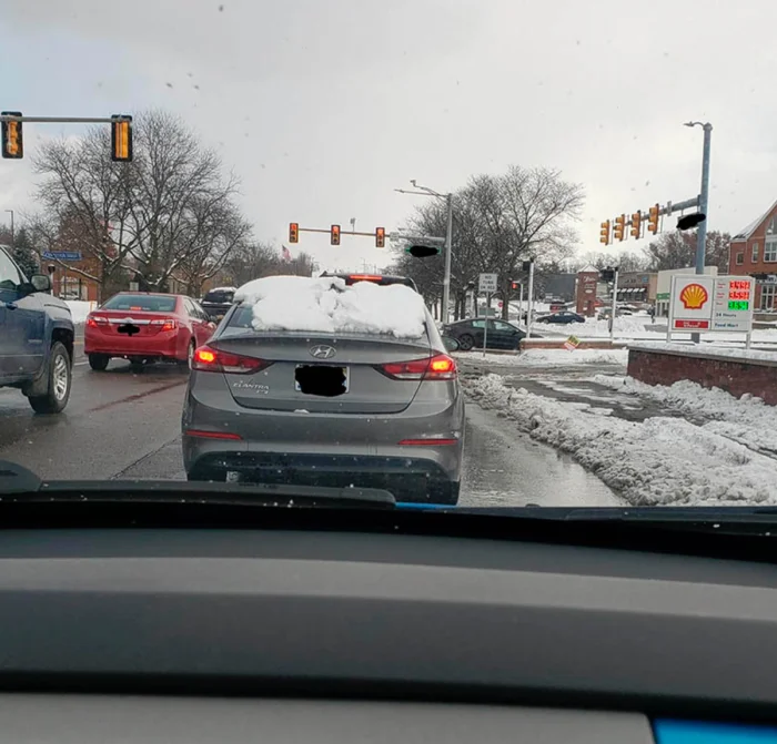 Когда здравый смысл отдыхает: 16 нелепых поступков людей