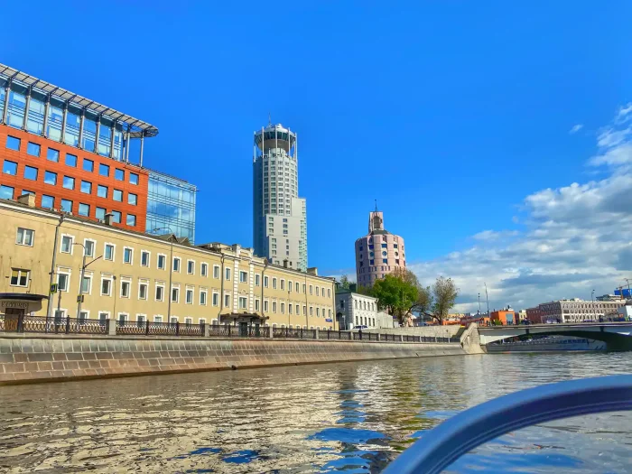 Аренда катера в Москве: Станьте капитаном собственной истории