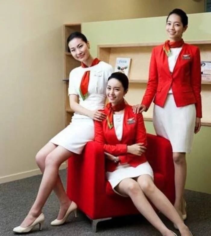 Стюардессы КНДР: как выглядят, кого берут и сколько платят
