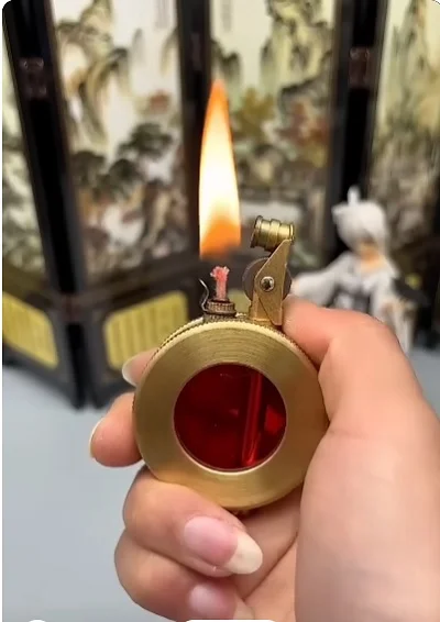 Винтажная керосиновая зажигалка