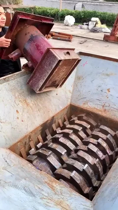 Я бы сутки напролёт с этой адской машиной развлекался