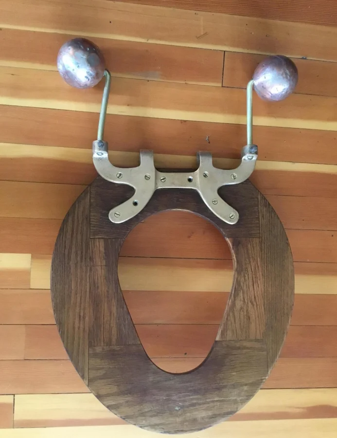 Подъёмный механизм для стульчака