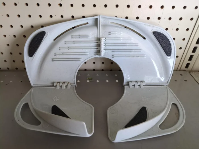 Складной пластиковый прибор