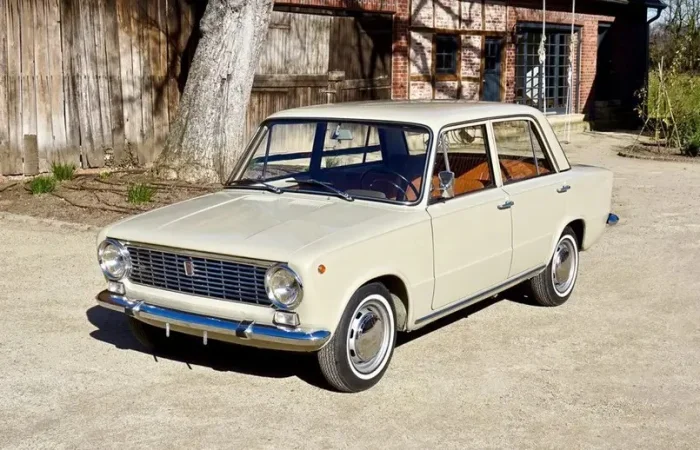 Классический FIAT 124 (1966)