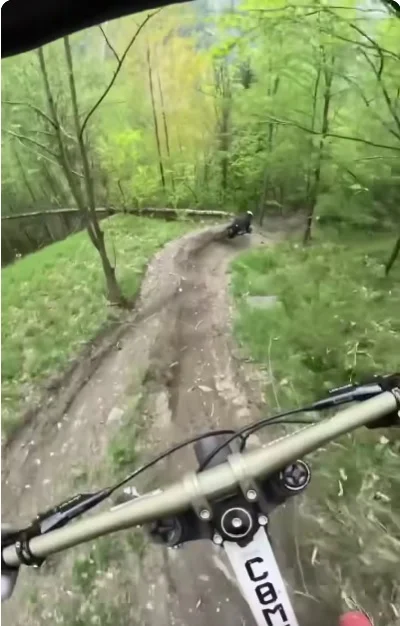 Даунхилл: Скоростной спуск на горных великах без кирпичей 😁