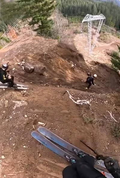Летние стримы на лыжах по велосипедной трассе 😁 
