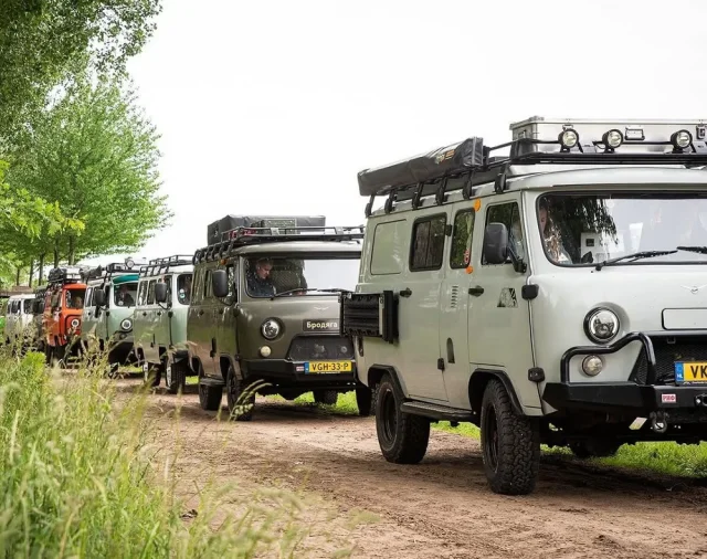 В Голландии прошёл слёт фанатов «Буханки» – владельцы УАЗов собрались уже в седьмой раз