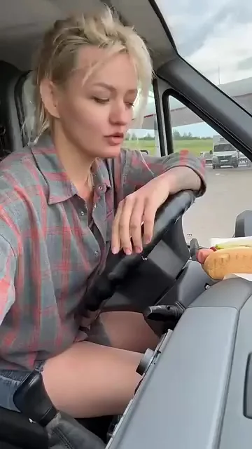 Отработала с собутыльниками