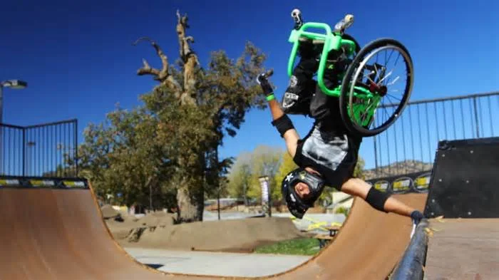 Трюки во фристайле на инвалидной коляске от Wheelz, Germany