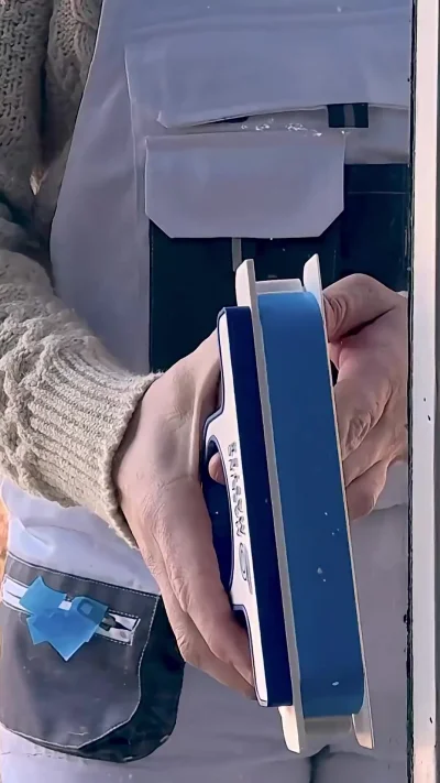 Клеим малярный скотч