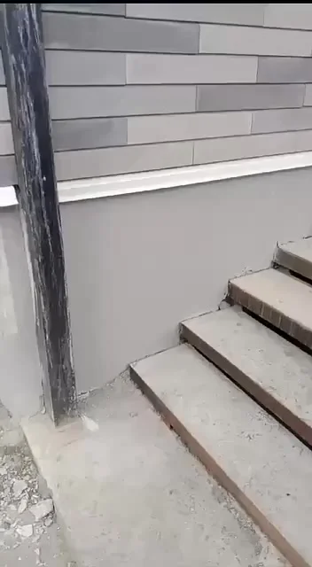 Фокусы на стройкеМеня током конечно било, но что бы инструмент работал, такого не видел