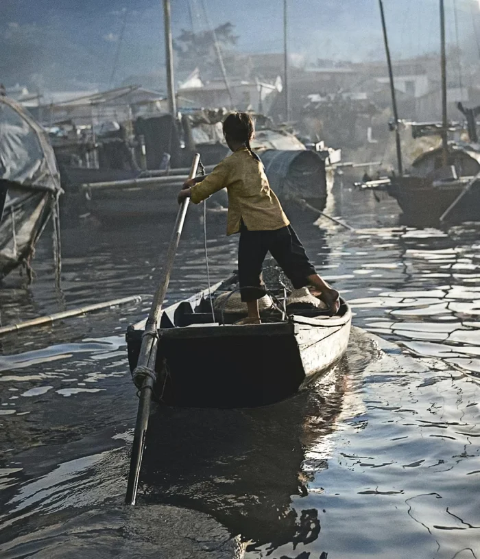 Управляющий лодкой