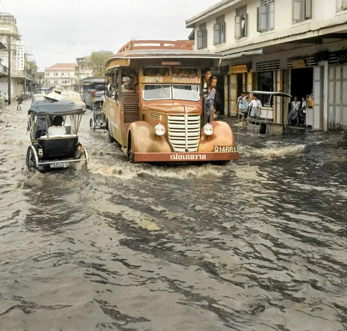 Автобусы на пирсе Сам Яэк-банг крабу