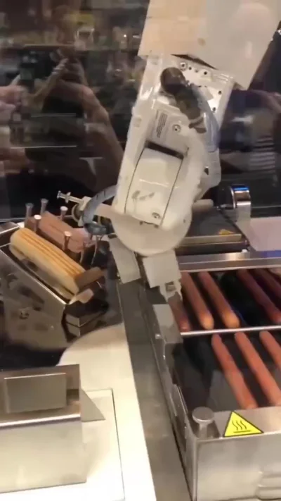 Ну хоть сосиску отдал