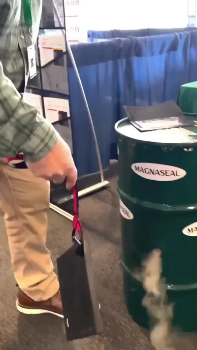 Магнитный лист с уретановым покрытием немедленно останавливает протечки