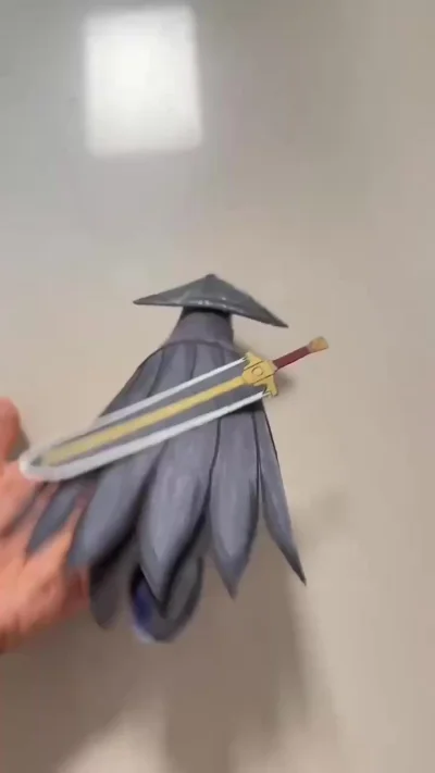 Кто-то: «Попугай не может выглядеть как герой эпичного аниме! Это полный бред!»