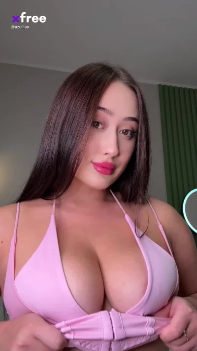 Красивая грудь!