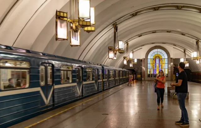 Необычные тайны и факты Петербургского метро