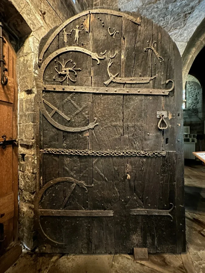 Исторические двери