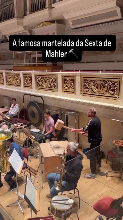 Окончил музыкалку по классу кувалда