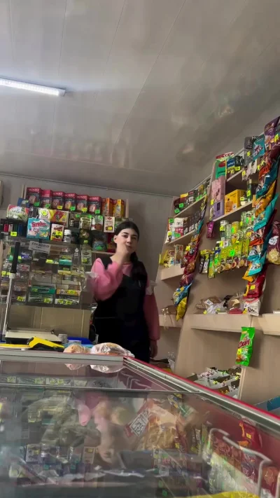 День в сельском магазине