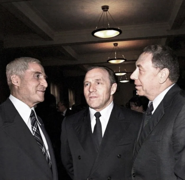 Подборка редких или необычных фотографий знаменитостей.