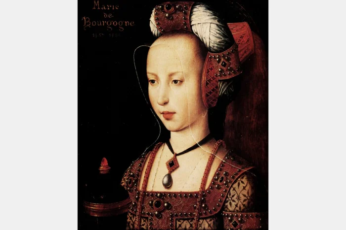 Представления о красоте в Средние века, эпоху Ренессанса и XIX столетии: корсеты и сложные прически.