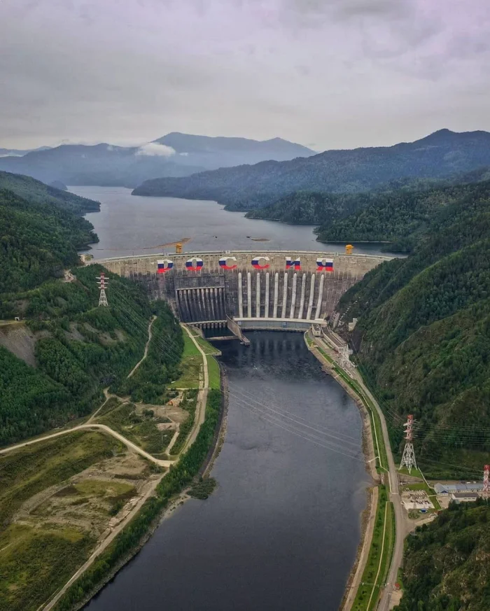 ⚡️ Саяно-Шушенская ГЭС: сердце Сибири и гигант среди гидростанций