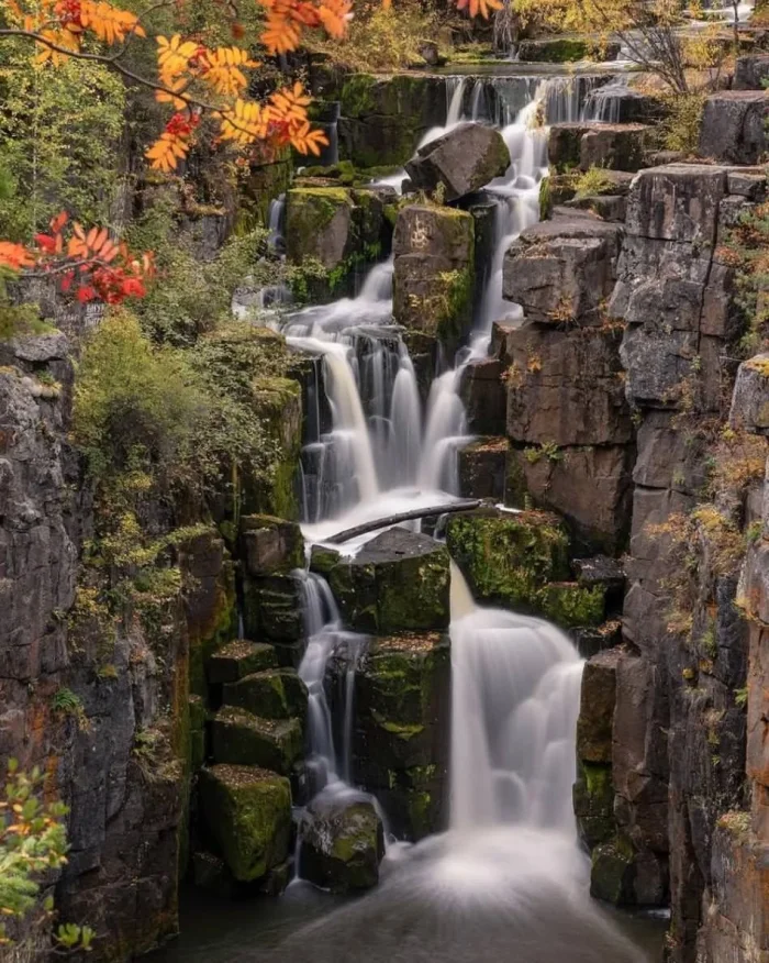 💦 Уковский водопад, спрятанный в сердце Иркутской области