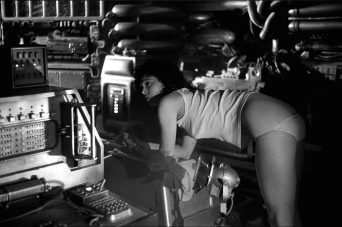 Все ждали, пока он отыщет свои "самые маленькие"