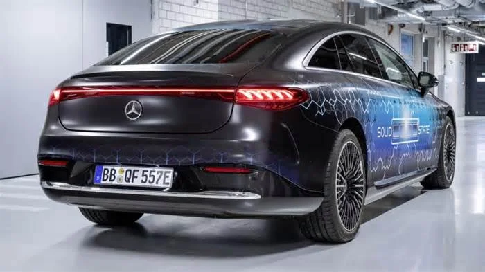 Mercedes-Benz EQS (V297) — электромобиль-лифтбек немецкой торговой марки Mercedes-Benz. Позиционируется как «первая люксовая модель суббренда Mercedes-EQ»