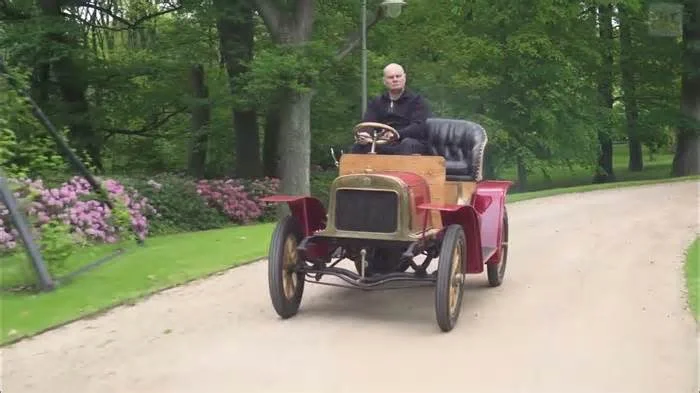 Škoda Laurin и Klement Voiturette A — первый автомобиль от Mladá Boleslav