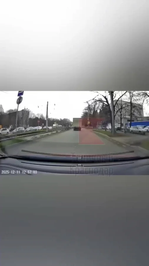 Бить или не бить, когда тебя пытаются сбить, вот в чём вопрос...