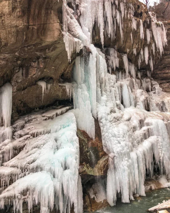 ❄ Чегемские водопады зимой: ледяная магия, которую нужно увидеть